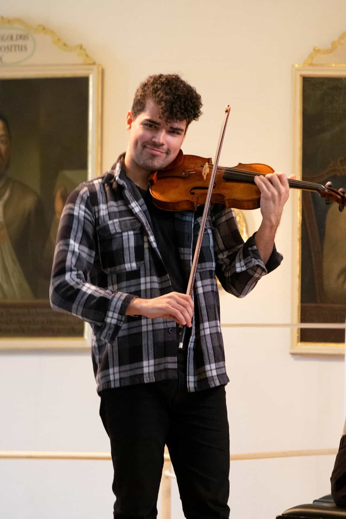 Violintechnik im Detail – professionelle Anleitung für saubere Intonation